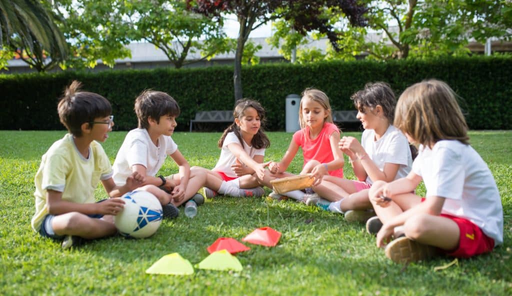 camping dans le var a six fours les plages activités enfants